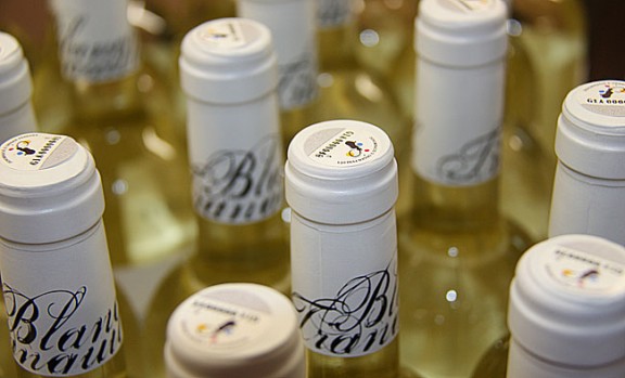 Ampolles de vi de la DO Penedès.