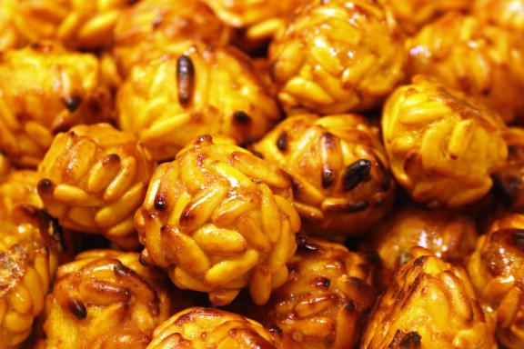 El panellet de pinyons és un dels reis de la Castanyada.