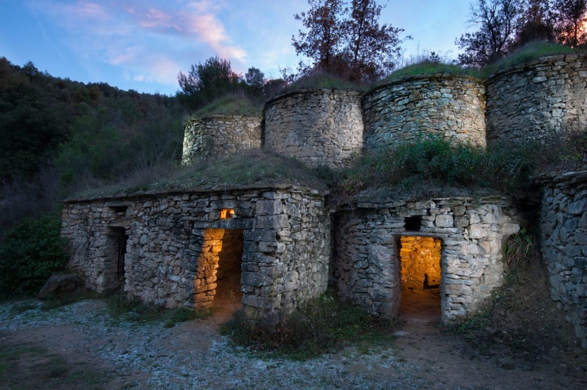 Tines del Tosques, a la vall del Flequer, a Mura