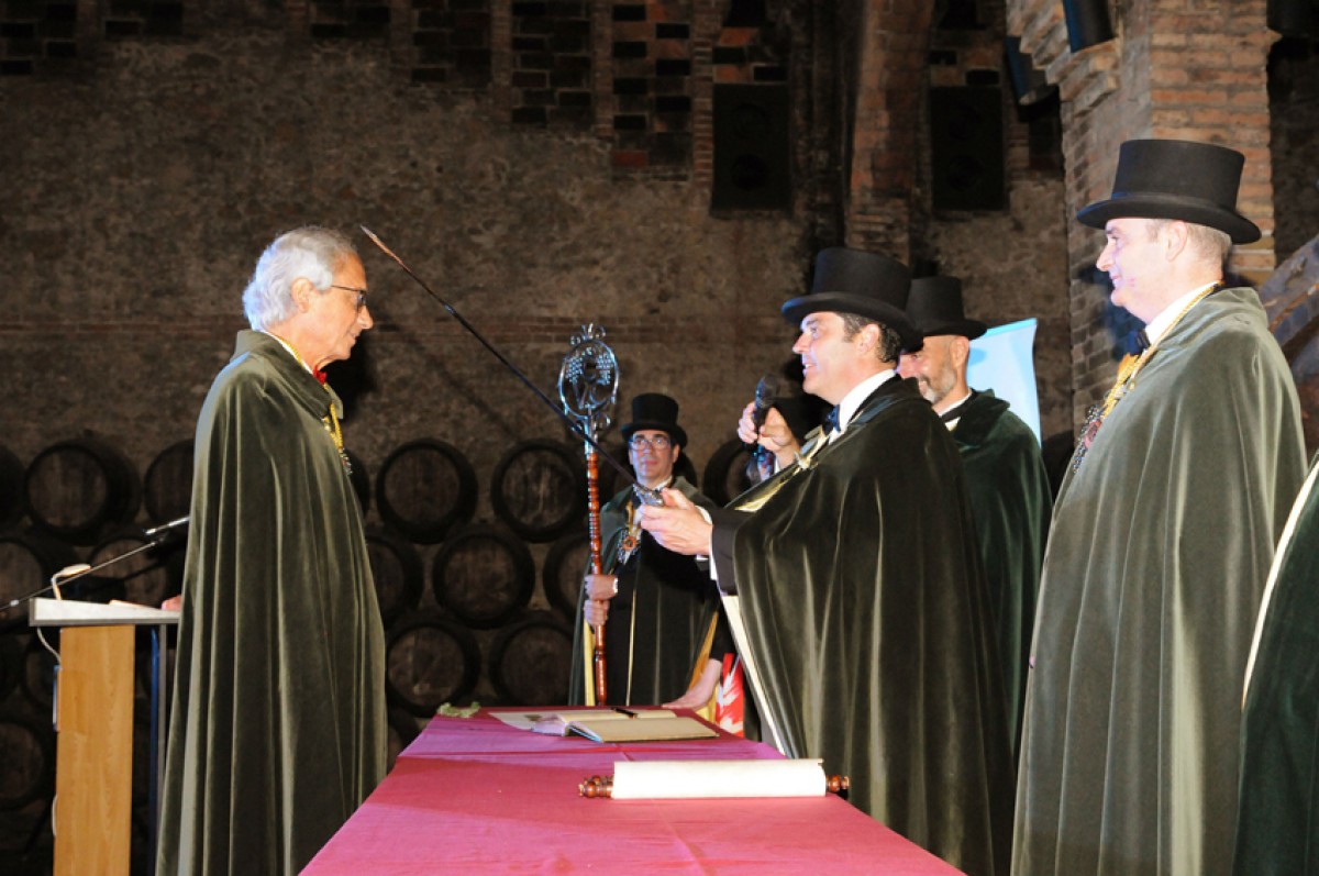 El Doctor Bonaventura Clotet és investit Confrare d'Honor