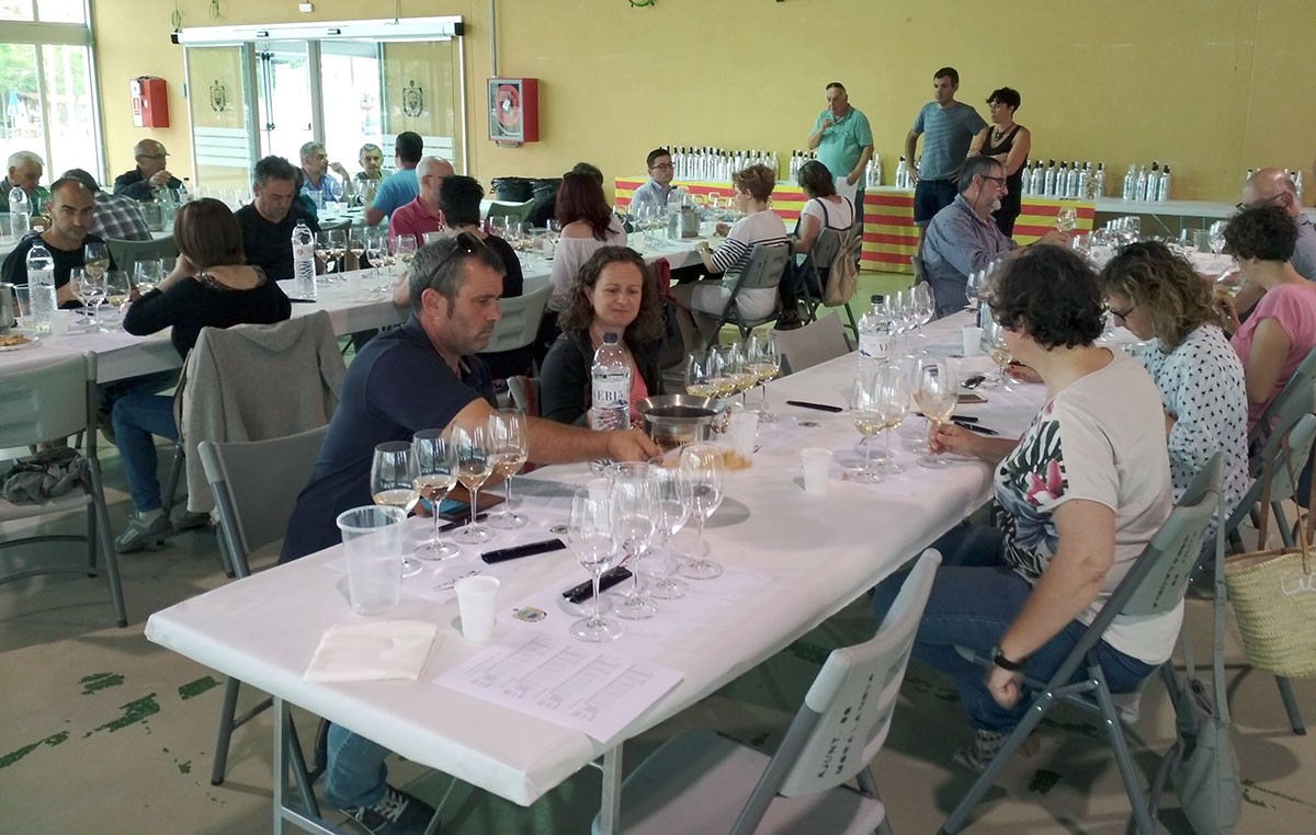 Tast del jurat, al Pavelló Firal 1 d'Octubre de Móra la Nova.