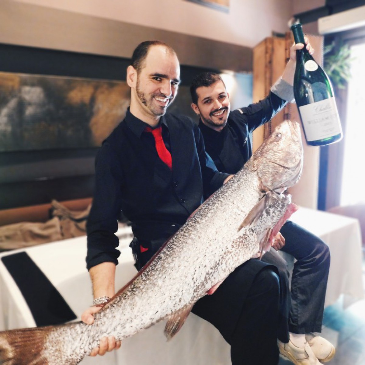 Unai Mata amb Raúl Roig, sommelier i cuiner en cap de l'Osmosis