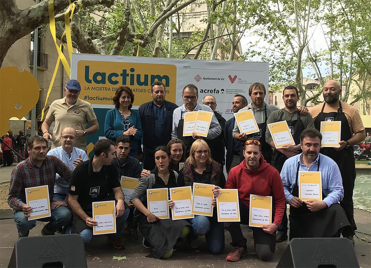 Tots els guanyadors del Concurs Lactium, Oriol Brugués a baix, girat mirant a la dreta.