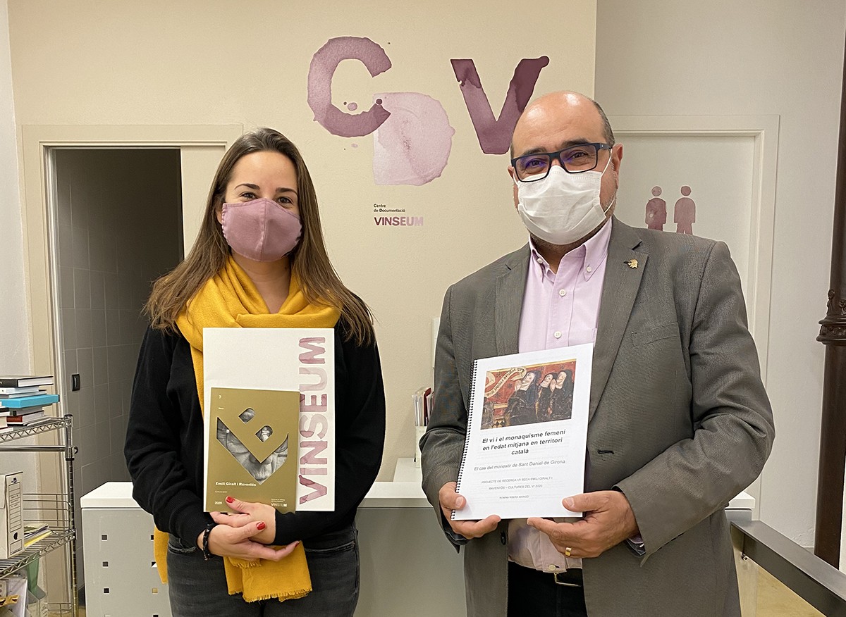 Romina Ribera amb el president del Vinseum, Joan Tarrada.