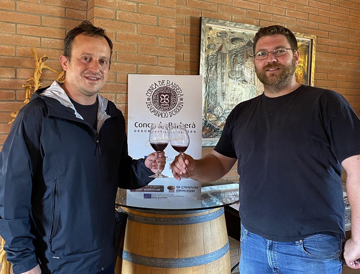 Ricard Sebastià, a l'esquerra, agafa el relleu de Bernat Andreu a la presidència de la DO Conca de Barberà