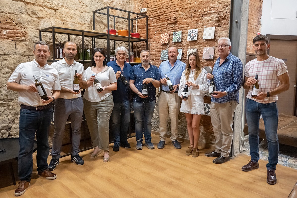 Els elaboradors amb Álvaro Ribalta (segon per l'esquerra) i Jordi Rius (primer per la dreta)