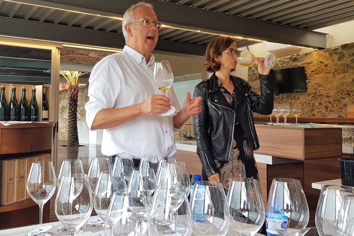 Josep Maria i Mireia Pujol-Busquets en el tast vertical de l'Alta Alella 10