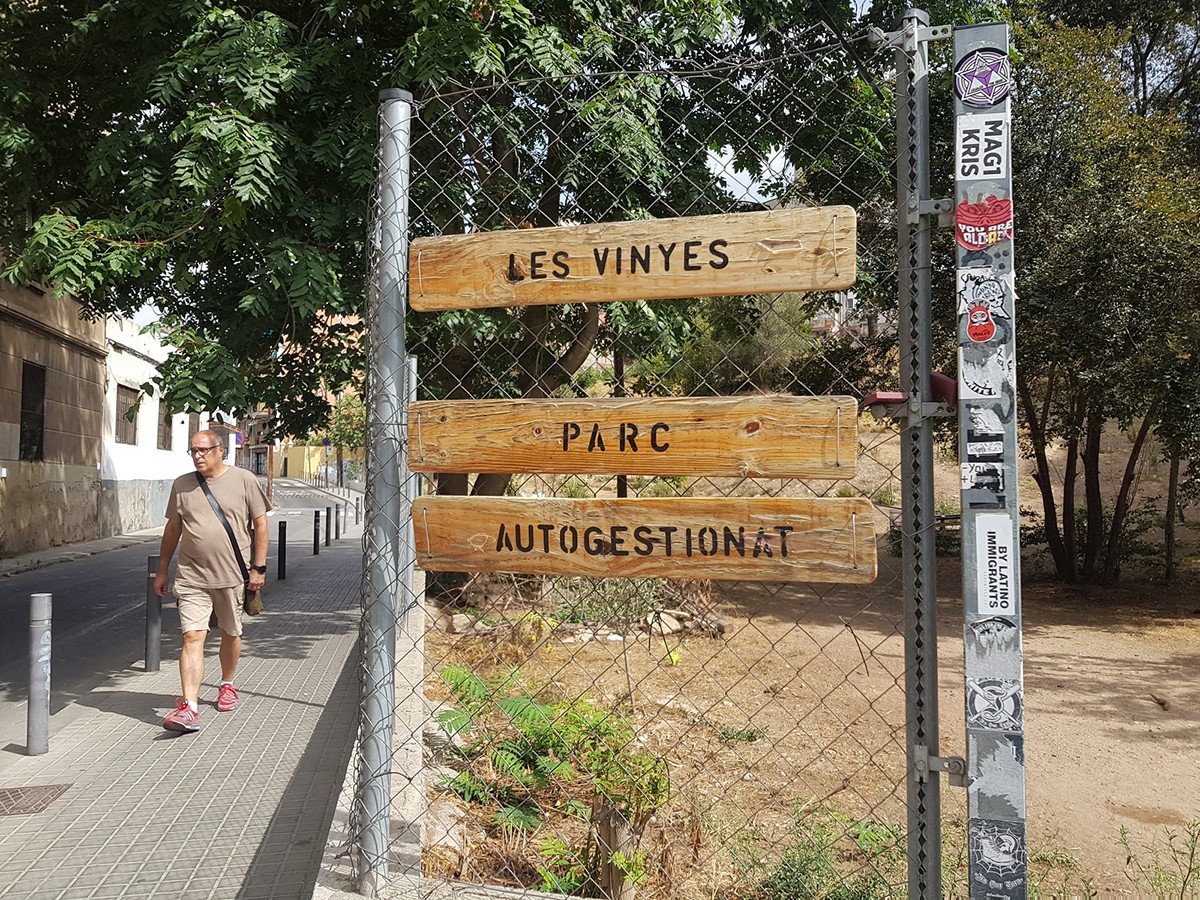 Entrada a la finca des de l'Avinguda Vallcarca