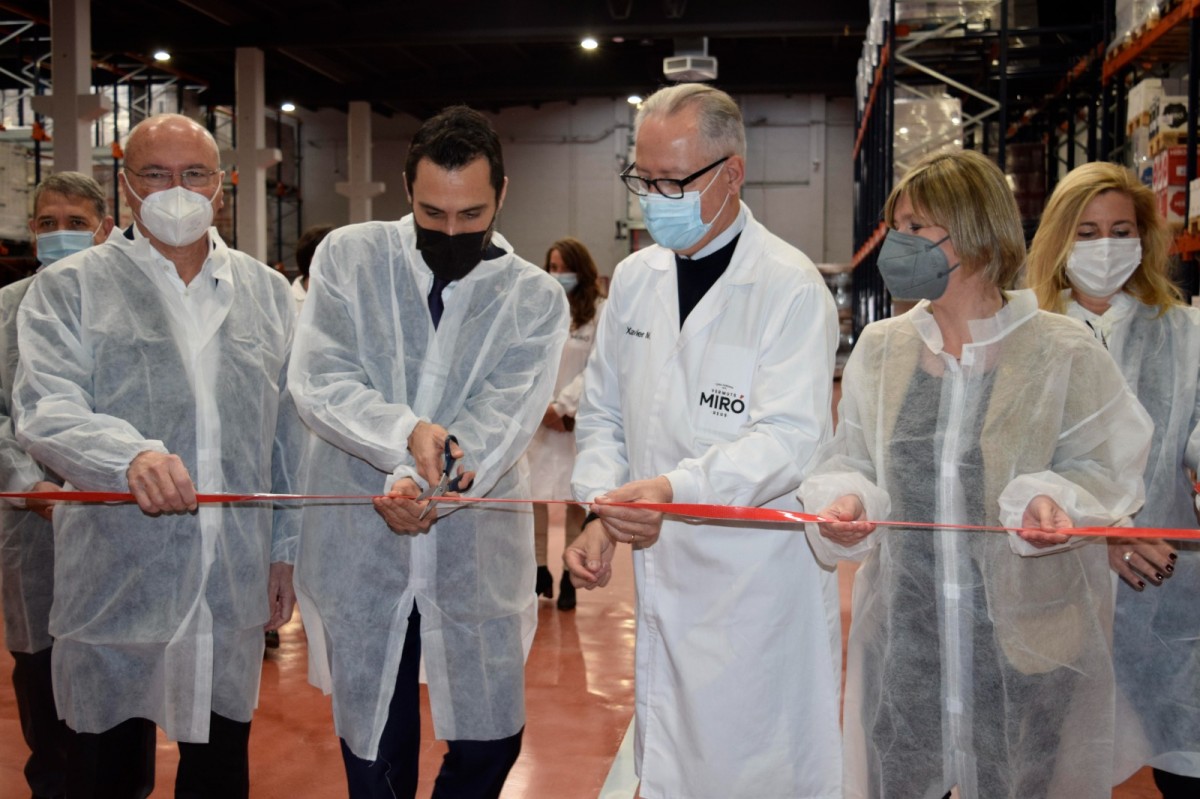 Diverses autoritats, entre les quals el conseller Torrent, han estat a la inauguració