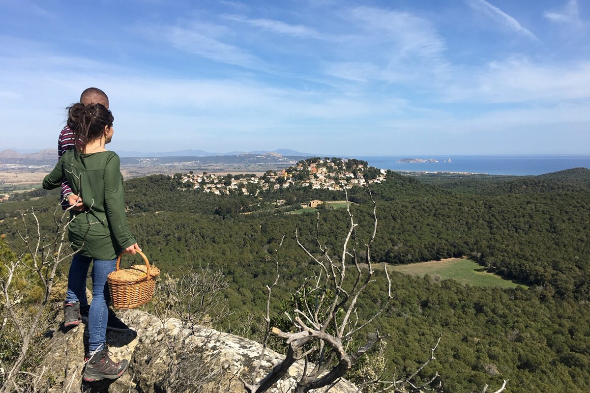 Tast al cim del Quermany de Pals