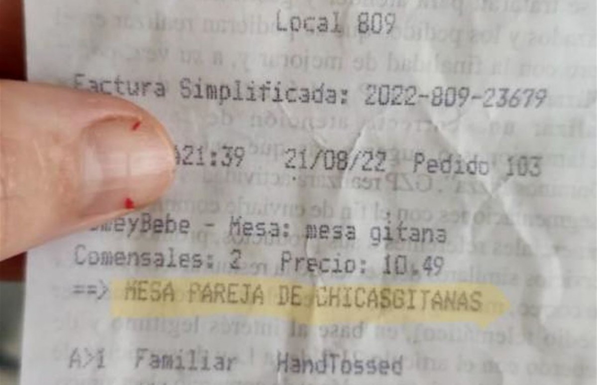 El tiquet amb els comentaris racistes