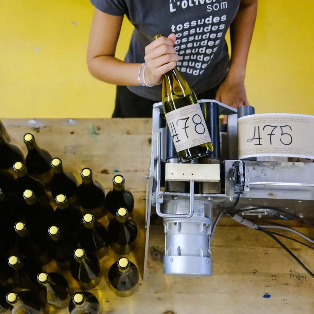 El número de cada ampolla constitueix la imatge de l'etiqueta i la converteix, així, en una peça única