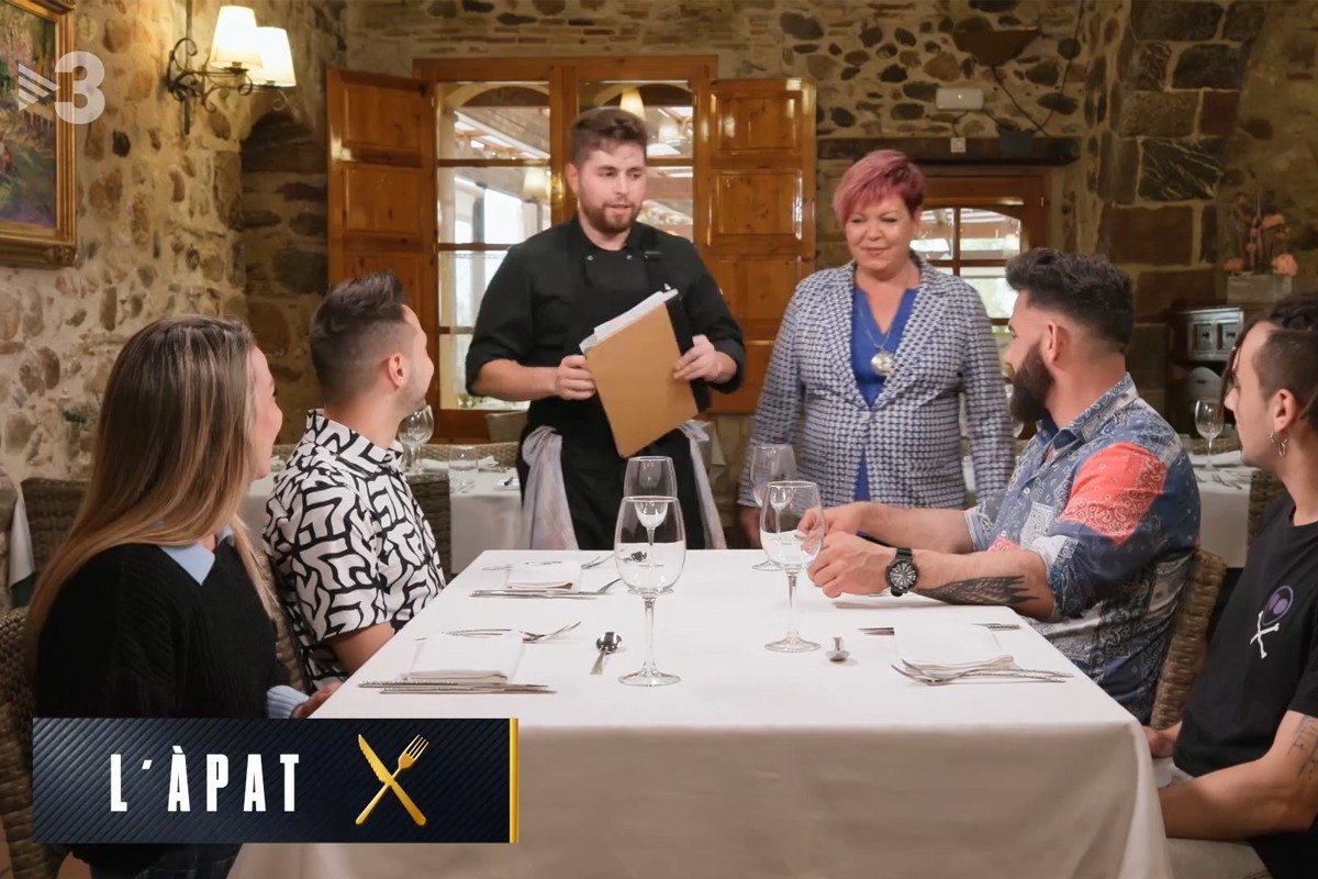 Els concursants i Marc Ribas, a Can Sidro