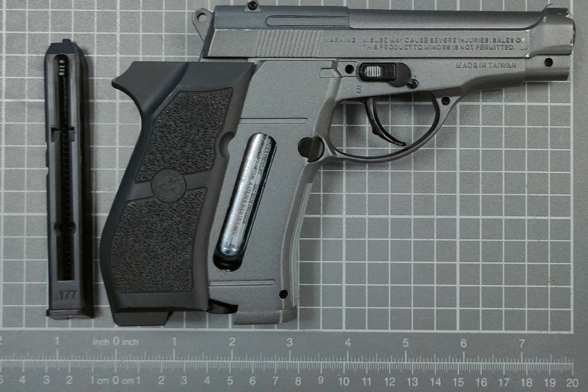 La pistola trobada al detingut