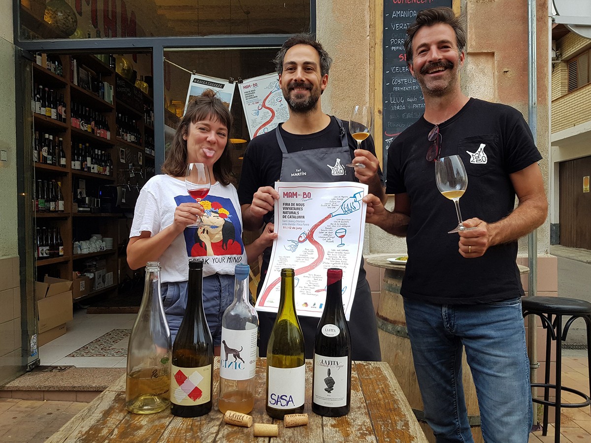 L'equip de la taverna MamBo amb la sommelier Lucy Chilvers, el xef Martín Bado i el vinyataire Rubèn Parera