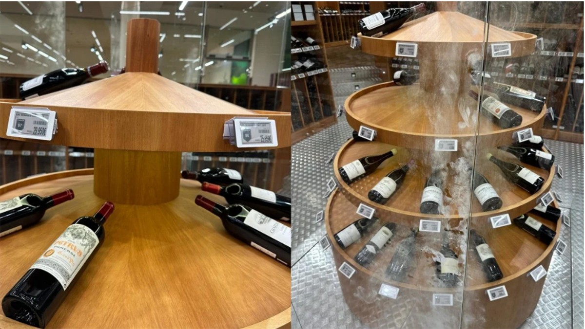 La vitrina amb els vins de més gamma de Vins i Licors Grau