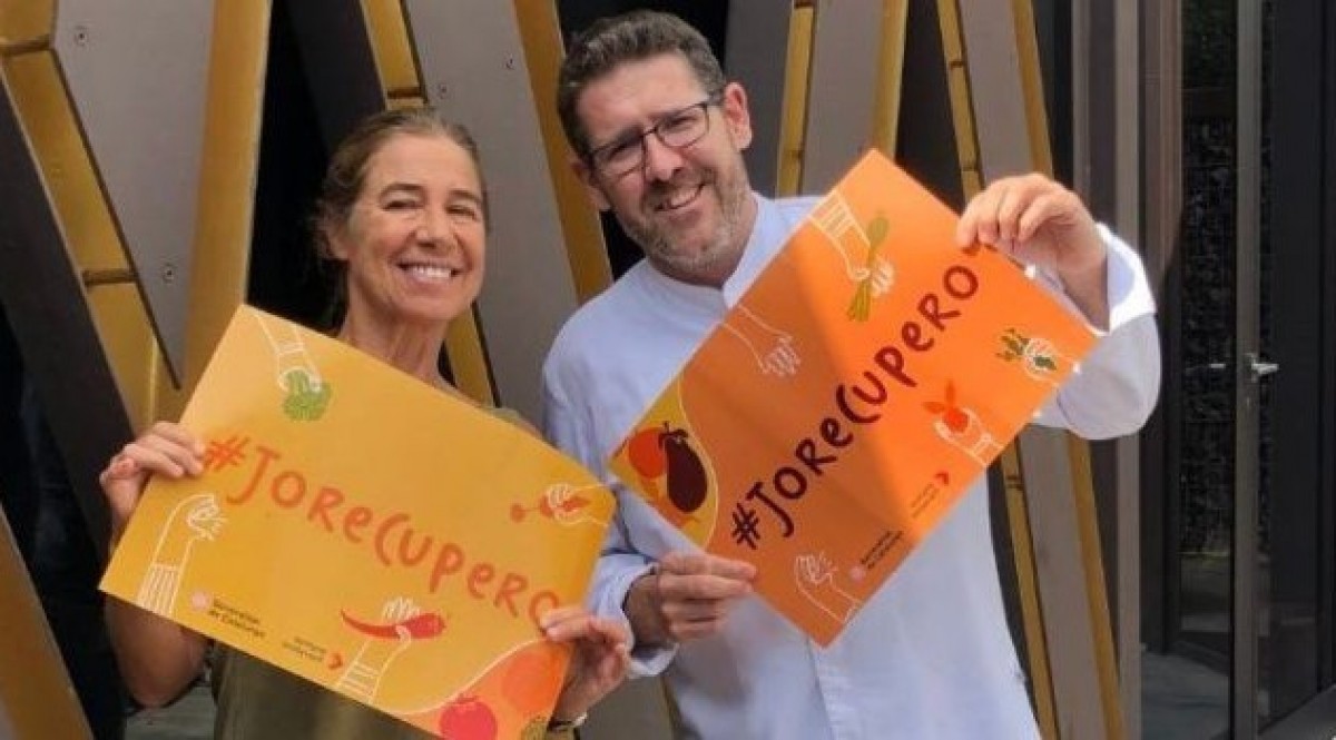 Vicent Guimerà del restaurant l'Antic Molí d'Ulldecona amb Ada Parellada en la presentació del Gastrorecup 2023