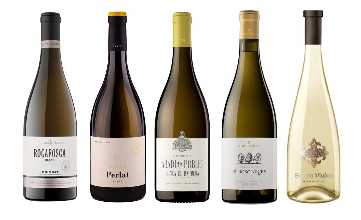 Recomanem cinc vins blancs amb criança, des del Penedès fins al Priorat passant per la Conca de Barberà i el Montsant.
