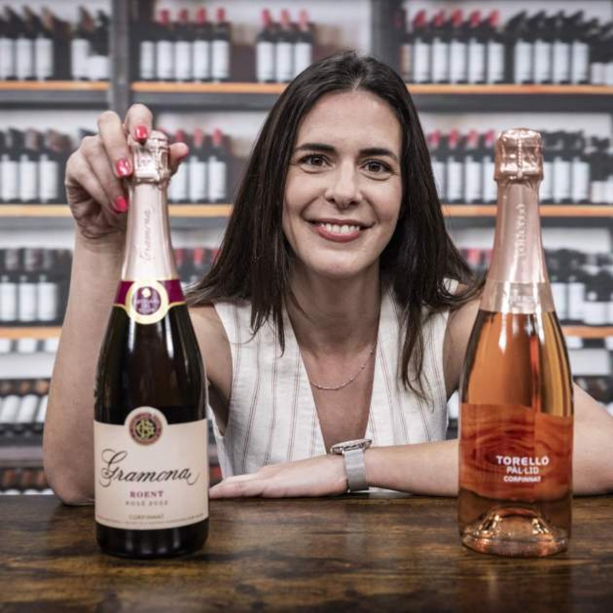 La Laura ens proposa dos Corpinnat per maridar el salmó, sigui quin sigui el mètode de cocció.