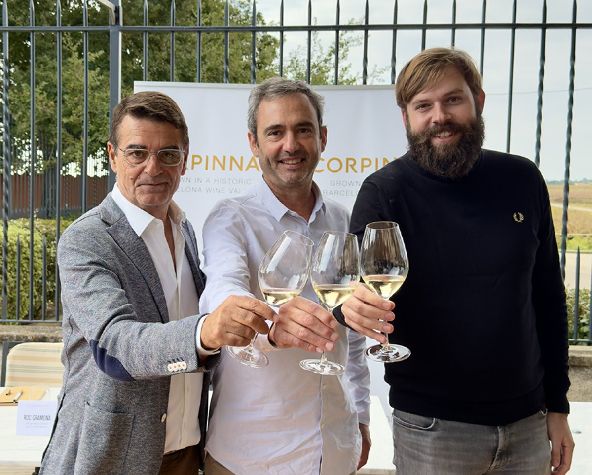El celler Nadal, amfitrió de la cloenda de la verema 2025, va acollir l’acte de presentació de les dades amb Xavier Nadal, Pere Llopart i Roc Gramona al capdavant.