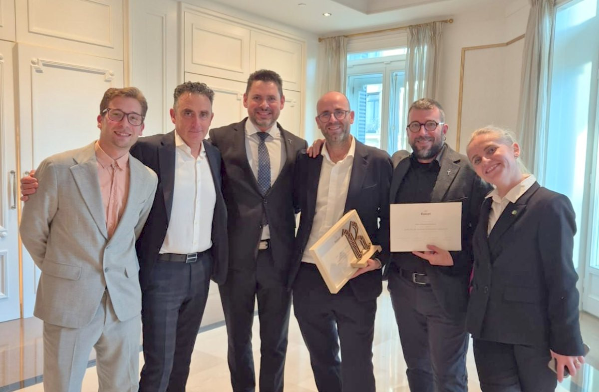 Jordi Martínez després de recollir el guardó Ruinart Sommelier Challenge Espanya