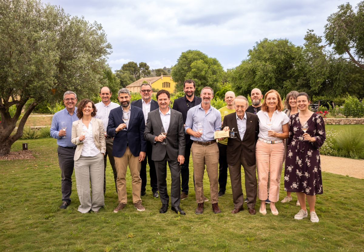 Representants de Família Torres i B Lab durant l’acte de lliurament de la certificació B Corp